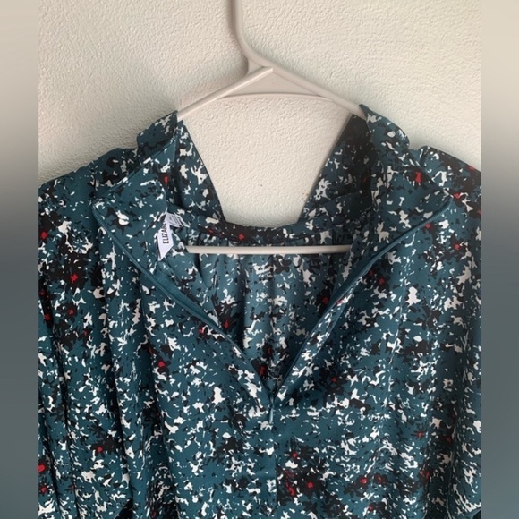 ELIZABETH & JAMES High-Neck Print Blouse - Picture 6 of 12